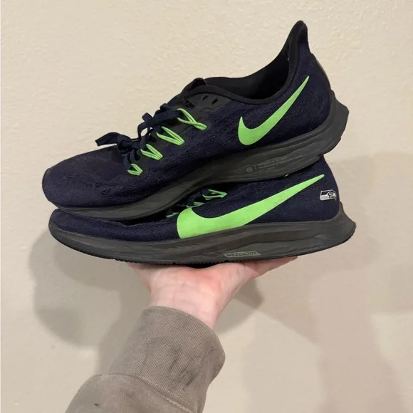 Nike Men's Black and Neon Green Seahawks Athletic Shoes size 8 - Picture 2 of 6